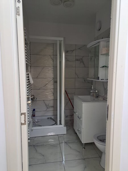 Exigent Plaza, studio de vanzare,