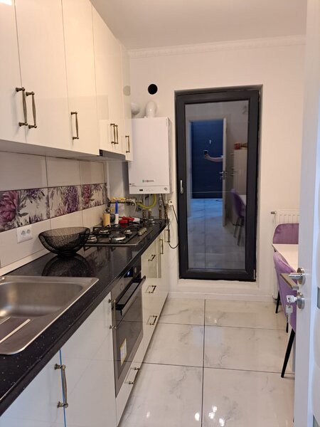 Exigent Plaza, studio de vanzare,